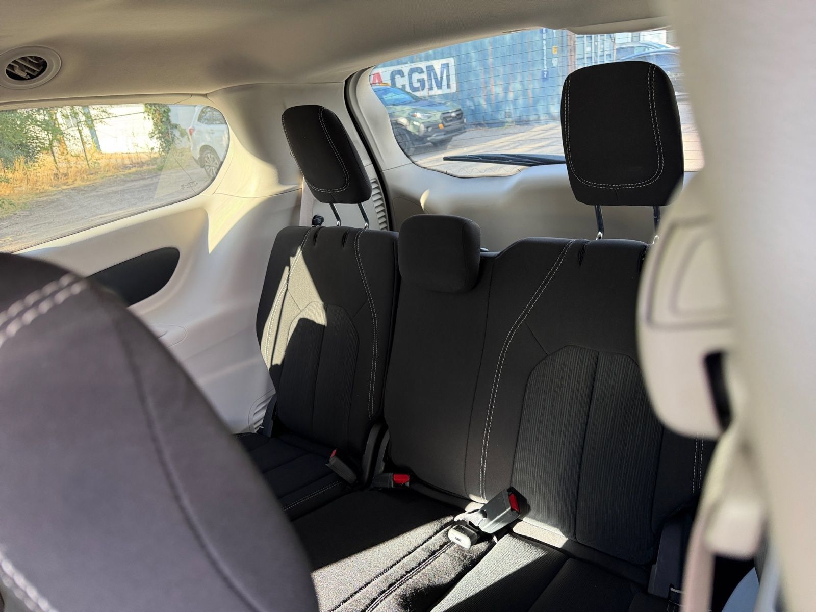 Used 2023 Chrysler Voyager LX FWD image 25