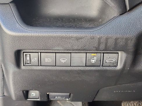 Used 2022 Toyota RAV4 XLE image 26