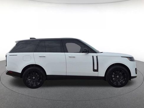 Used 2025 Land Rover Range Rover SE AWD/4WD image 4
