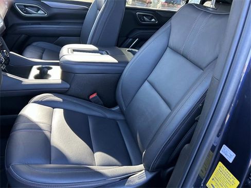 Used 2024 Chevrolet Suburban RST image 16