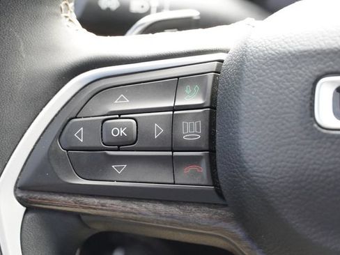 Used 2023 Jeep Grand Cherokee L Limited RWD image 41