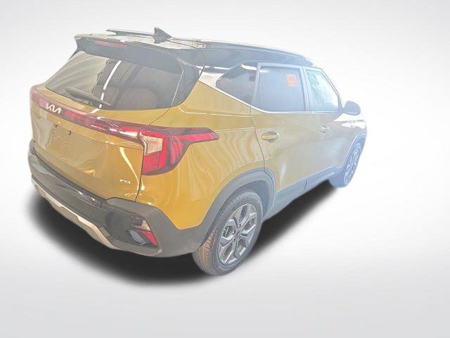 Used 2024 Kia Seltos S AWD/4WD image 2