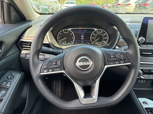 Certified 2024 Nissan Altima 2.5 SV AWD/4WD image 18