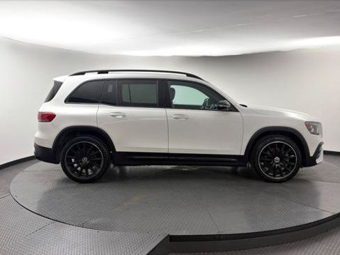 Used 2022 Mercedes-Benz GLB 250 image 8