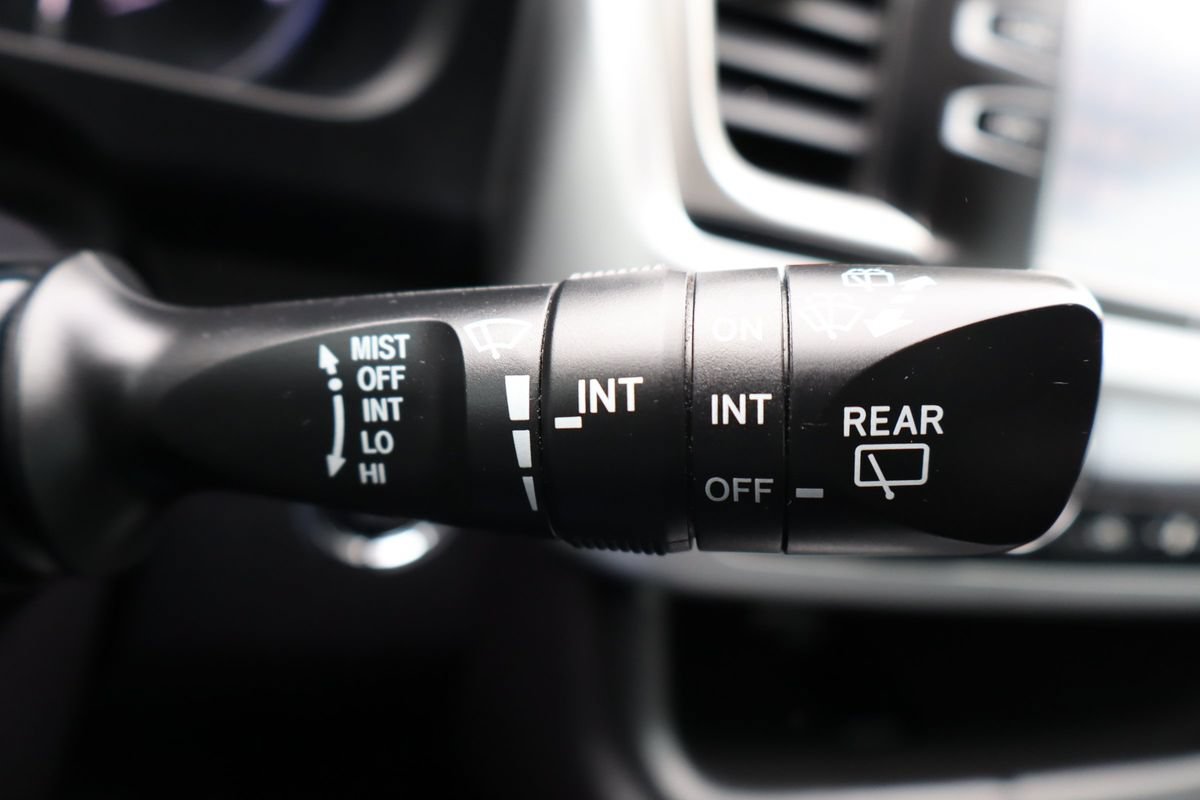 Used 2019 Toyota Highlander SE AWD/4WD image 35