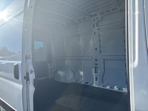 Used 2023 RAM ProMaster 2500 image 20