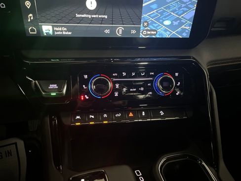 Used 2025 GMC Sierra 1500 AT4 w/ AT4 Premium Package image 34