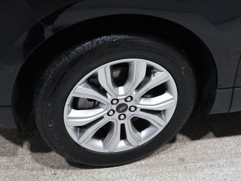 Used 2024 Ford Edge Titanium image 8