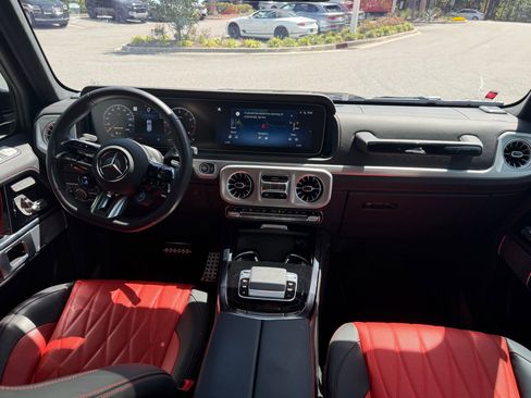 Used 2025 Mercedes-Benz G 63 AMG 4MATIC image 4