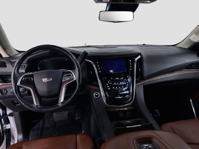 Used 2019 Cadillac Escalade Premium Luxury AWD/4WD image 16