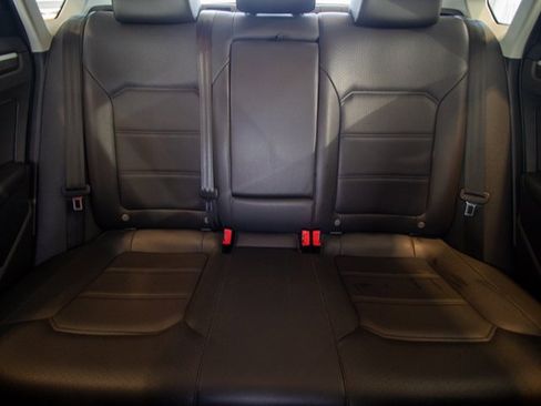 Used 2018 Volkswagen Passat 2.0T SE image 20