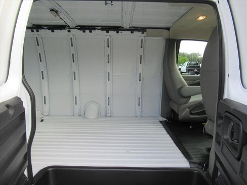 New 2025 Chevrolet Express 3500 Extended w/ Driver Convenience Package RWD image 23