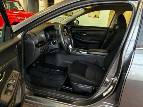 Used 2024 Nissan Sentra SV FWD image 16