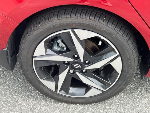 Certified 2023 Hyundai Elantra SEL w/ Convenience Package FWD image 17