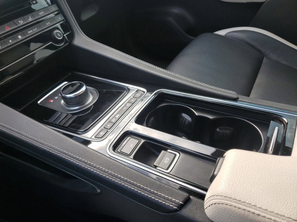 Used 2019 Jaguar F-PACE S AWD/4WD image 28