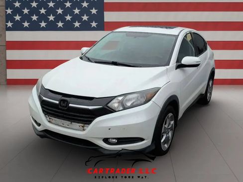 Used 2017 Honda HR-V EX image 3