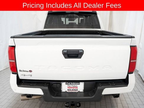 Certified 2024 Toyota Tacoma SR5 AWD/4WD image 4