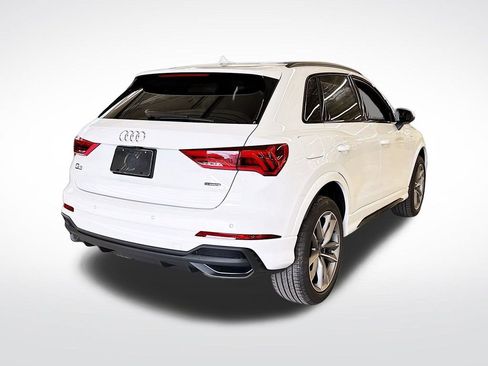 Certified 2025 Audi Q3 2.0T Premium w/ Black Optic Sport Package image 5