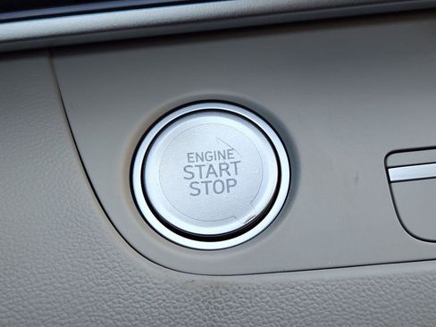 New 2026 Hyundai Elantra Limited image 17