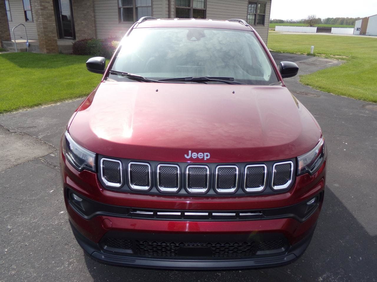 Used 2022 Jeep Compass Latitude AWD/4WD image 8