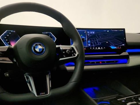 Used 2024 BMW i5 eDrive40i w/ M Sport Package RWD image 66