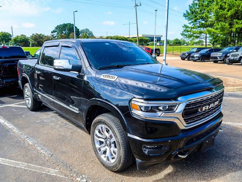 Used 2022 RAM 1500 Limited AWD/4WD image 2