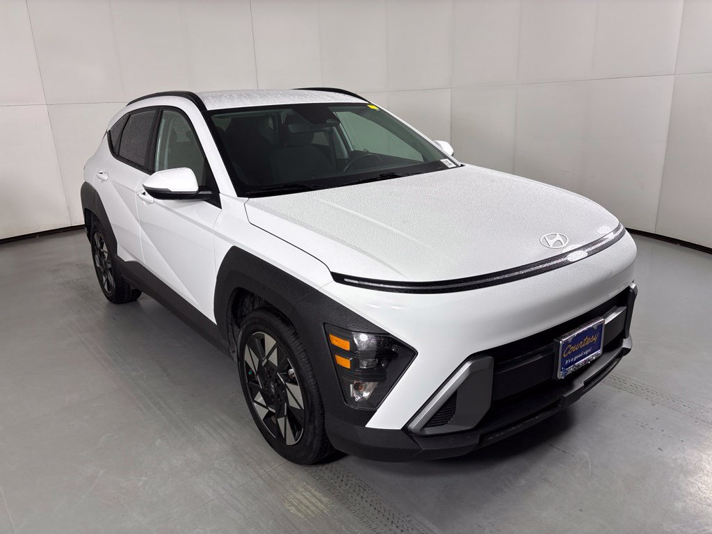 Used 2025 Hyundai Kona SEL FWD image 2