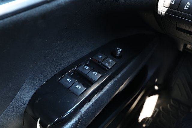 Used 2018 Toyota Camry SE FWD image 18