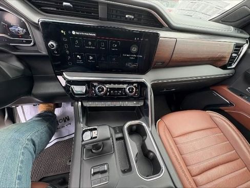 Used 2024 GMC Sierra 1500 Denali Ultimate image 19