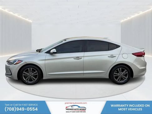 Used 2017 Hyundai Elantra SE FWD image 9