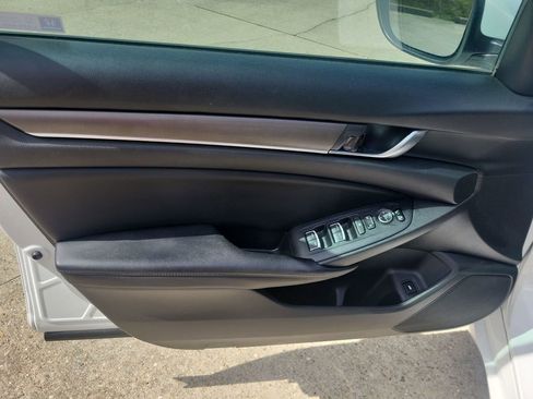 Used 2018 Honda Accord LX image 13