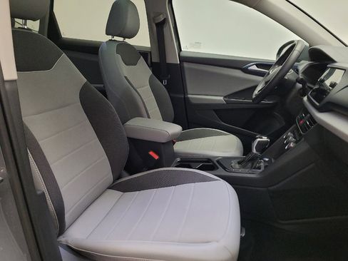 Used 2023 Volkswagen Taos SE w/ Panoramic Sunroof Package FWD image 21
