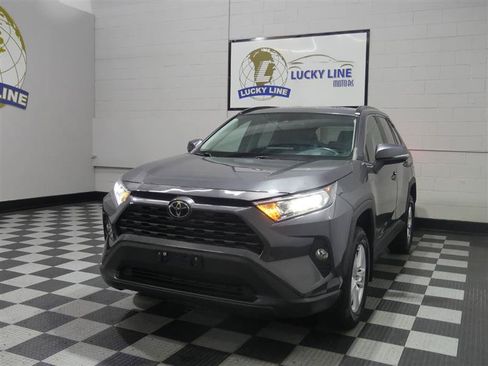 Used 2021 Toyota RAV4 XLE AWD/4WD image 4