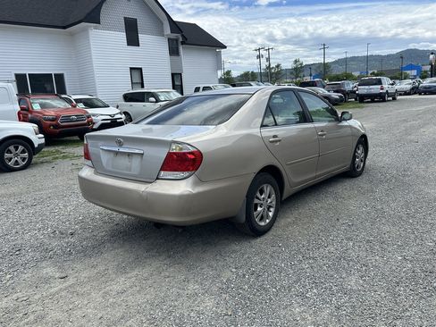 Used 2005 Toyota Camry LE FWD image 26