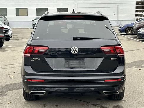 Used 2021 Volkswagen Tiguan SE R-Line image 4