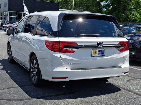 Used 2024 Honda Odyssey EX-L image 3