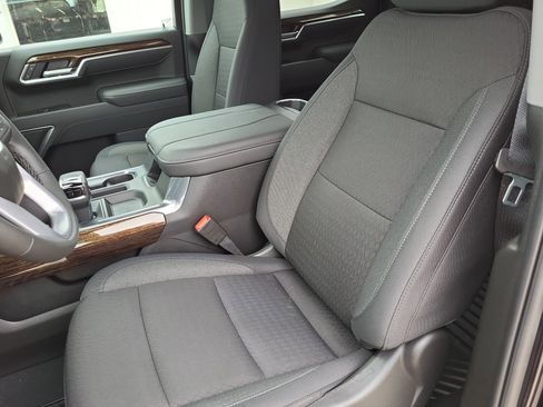 New 2025 GMC Sierra 1500 Elevation image 15