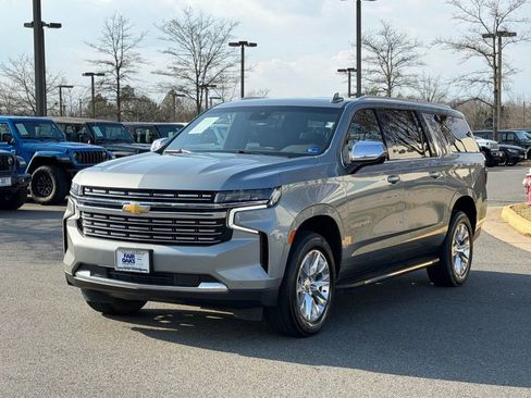 Used 2024 Chevrolet Suburban Premier image 3