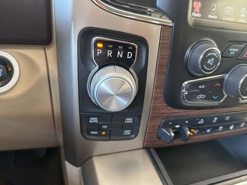 Used 2017 RAM 1500 Laramie AWD/4WD image 36
