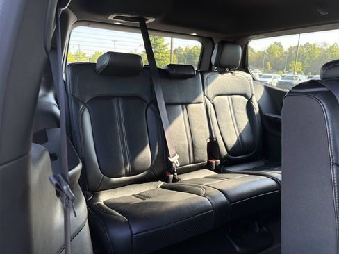 Used 2024 Jeep Wagoneer Series II w/ Flexible Seating Group RWD image 17