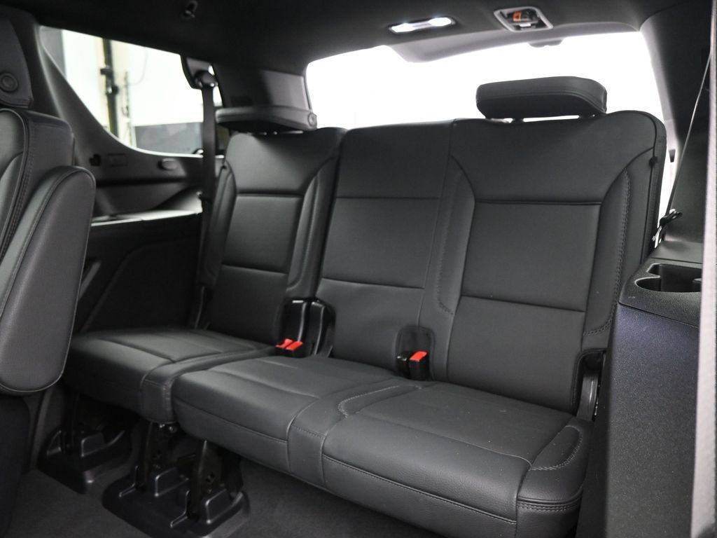 Used 2025 GMC Yukon Denali AWD/4WD image 27