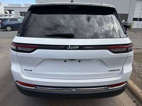 Used 2023 Jeep Grand Cherokee Limited w/ Luxury Tech Group II AWD/4WD image 6