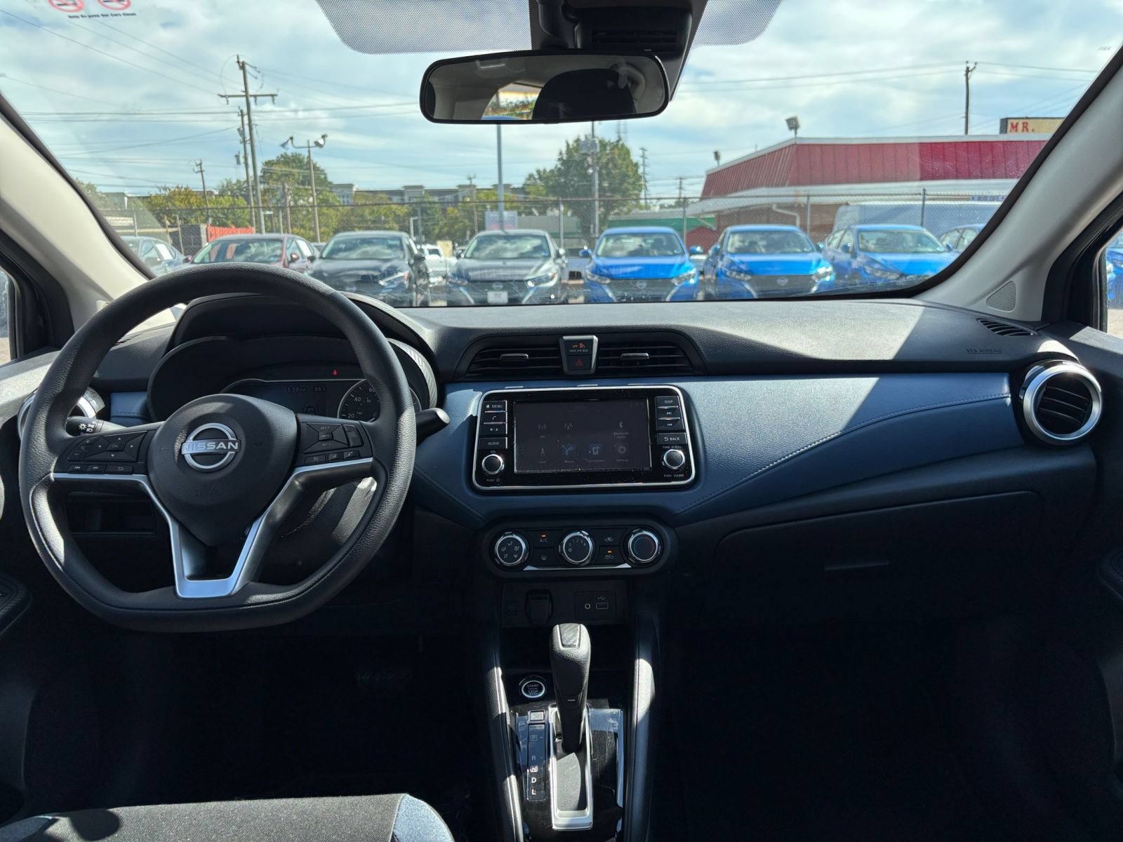 Used 2025 Nissan Versa SV FWD image 30
