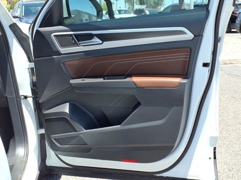 Certified 2023 Volkswagen Atlas SE w/ Panoramic Sunroof Package AWD/4WD image 16
