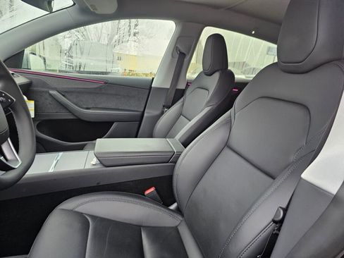 Used 2026 Tesla Model Y AWD image 26