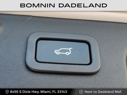 Used 2019 Land Rover Discovery Sport HSE image 8