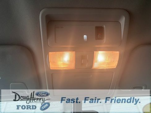 Used 2017 Nissan Titan SV image 44