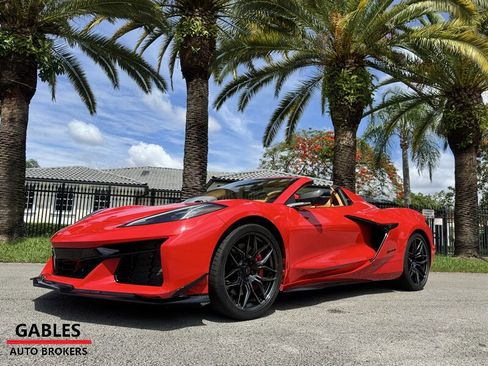 Used 2024 Chevrolet Corvette Z06 w/ Stealth Interior Trim Package RWD image 5