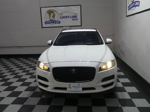 Used 2019 Jaguar F-PACE Premium AWD/4WD image 3