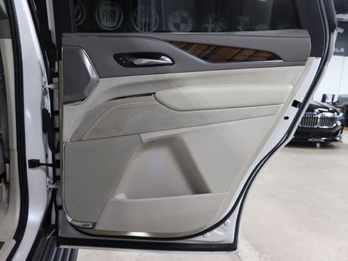 Used 2021 Cadillac Escalade Sport Platinum image 28